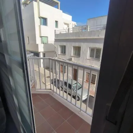 Junto Al Centro Y La Playa Con Garaje